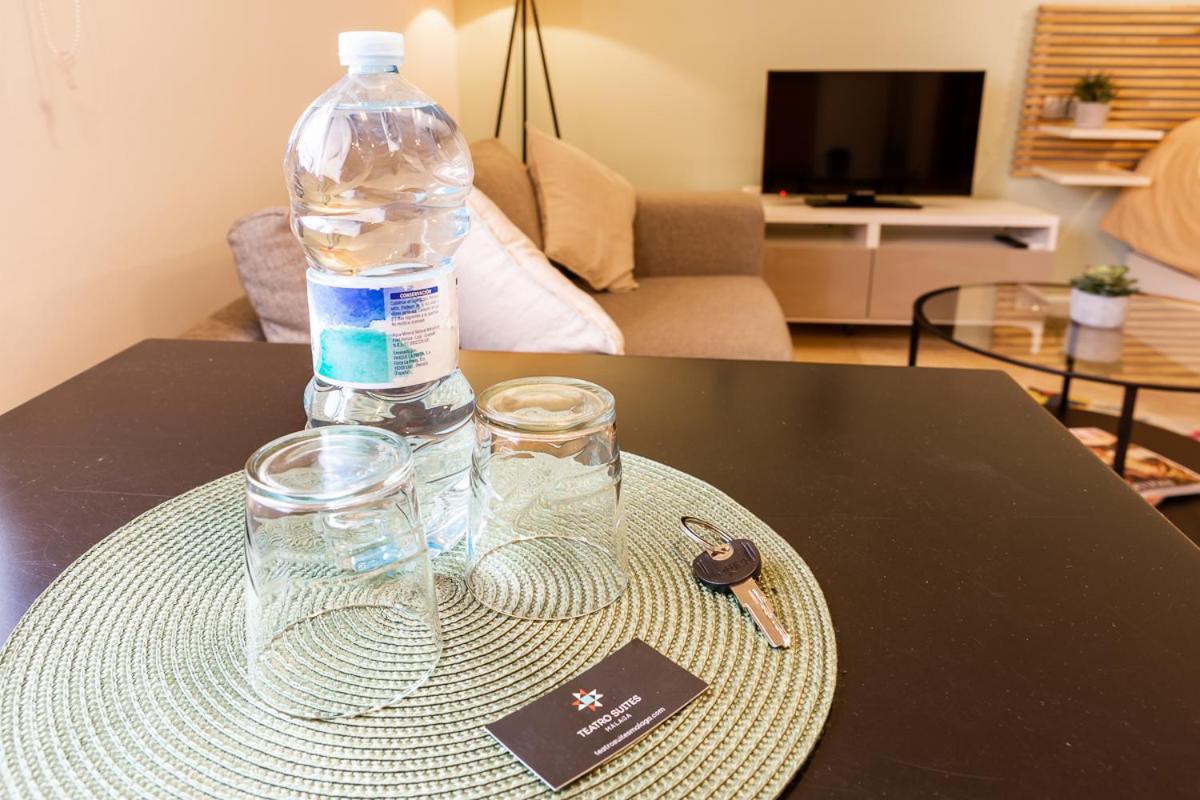 Teatro Suites Malaga City Flat Extérieur photo