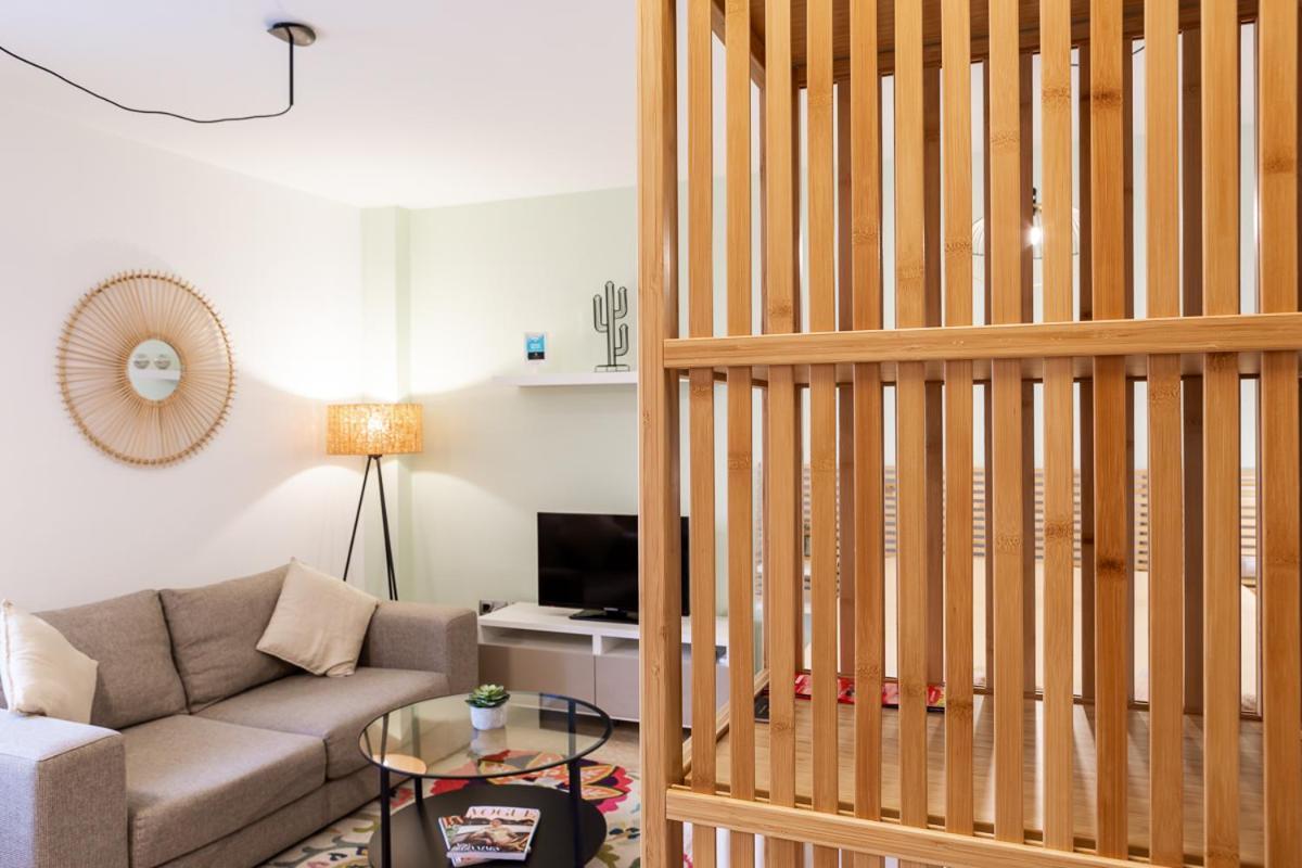 Teatro Suites Malaga City Flat Extérieur photo