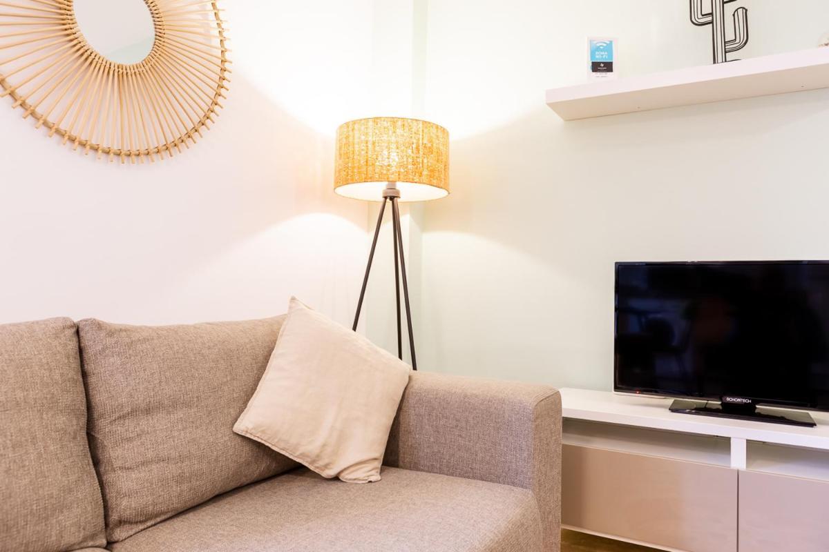 Teatro Suites Malaga City Flat Extérieur photo