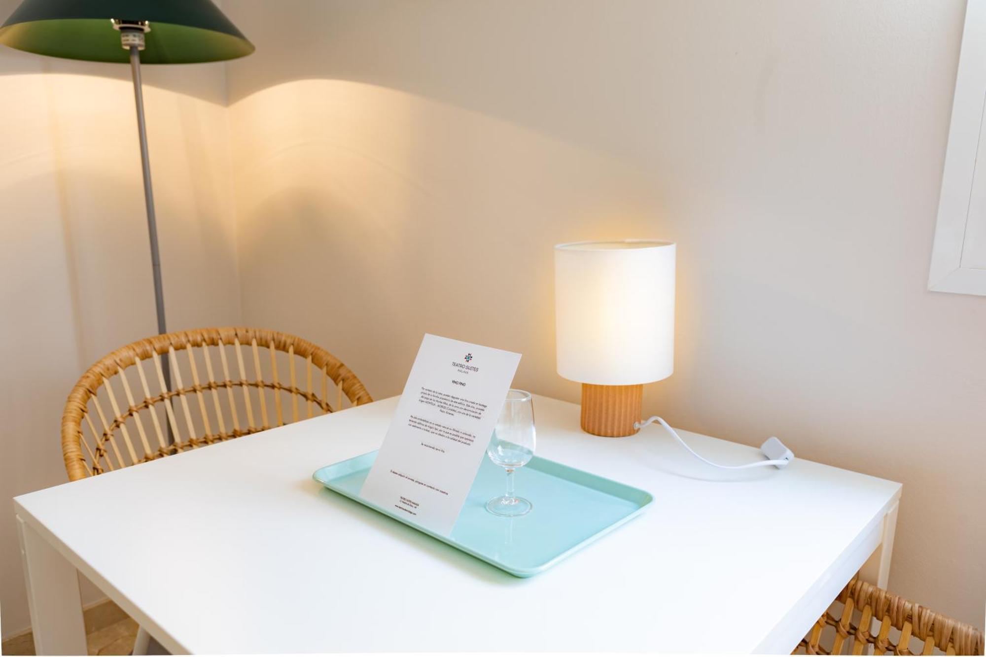 Teatro Suites Malaga City Flat Extérieur photo