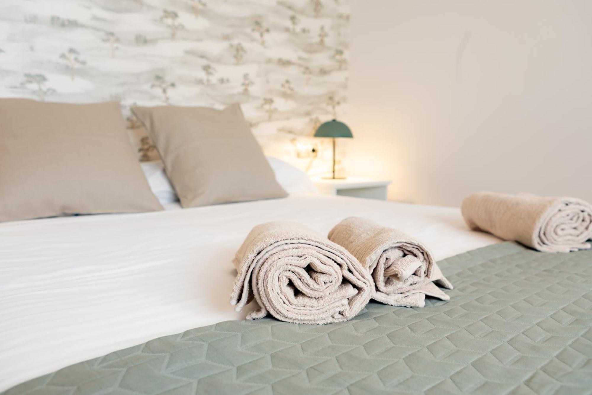 Teatro Suites Malaga City Flat Extérieur photo