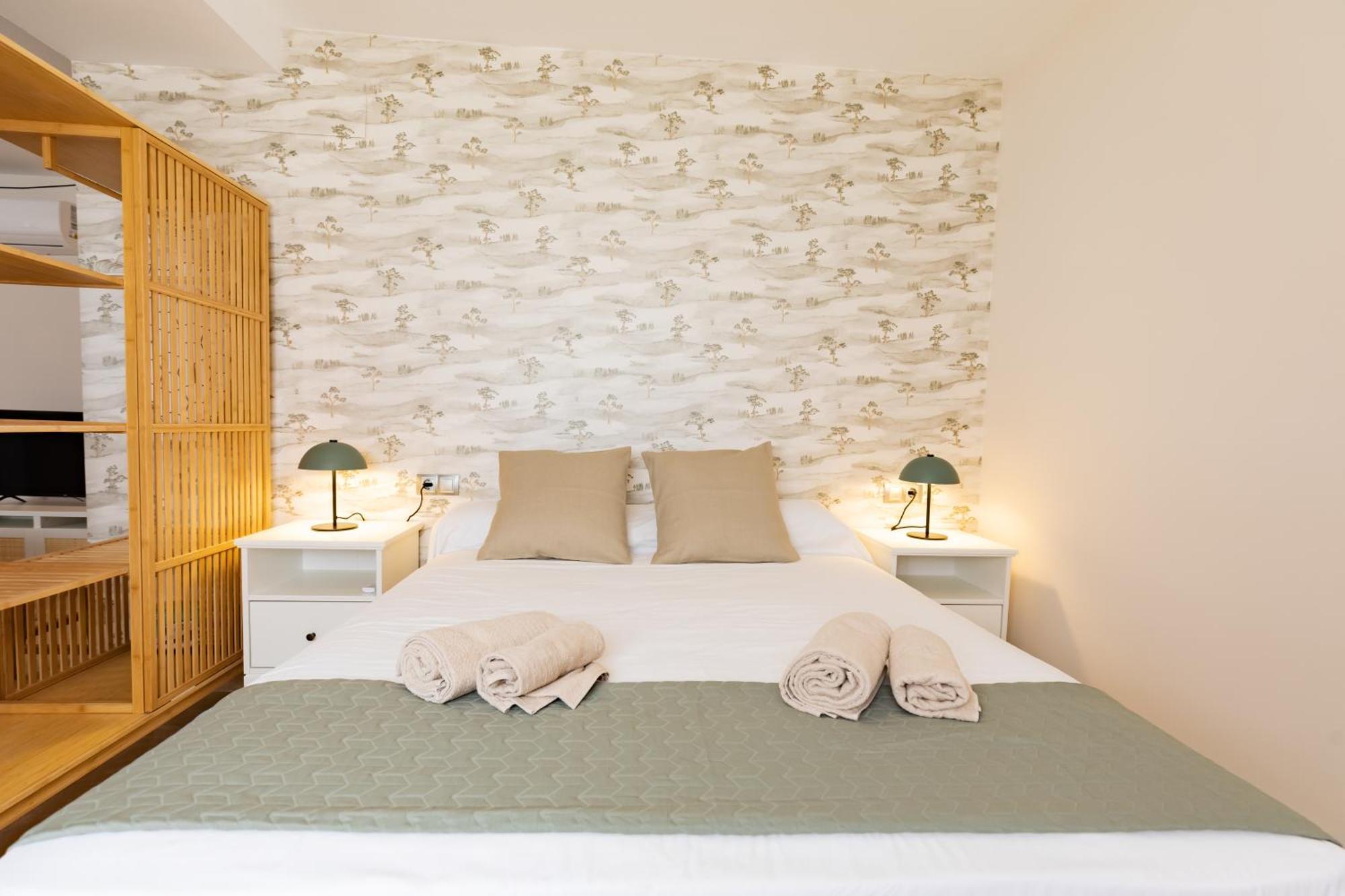 Teatro Suites Malaga City Flat Extérieur photo